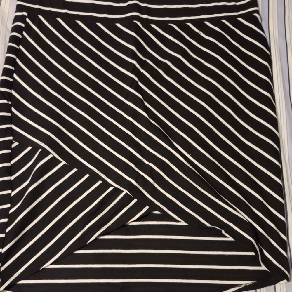 Torrid striped tulip skirt. Torrid size 2 (18-20, XXL). Super cute.